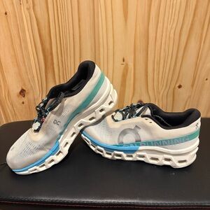 Women’s On Cloud Monster 2 Running shoes